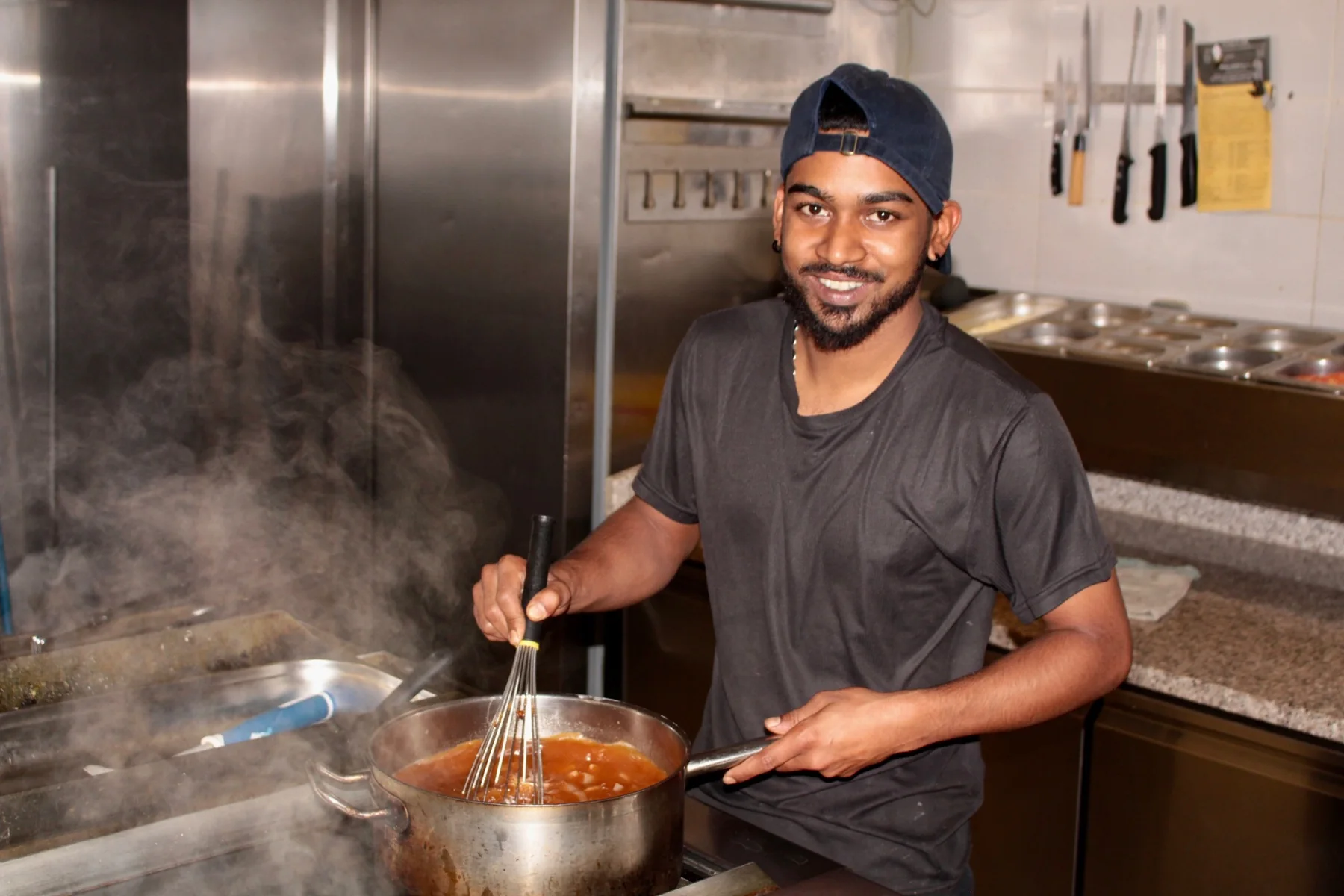Émilien cuisine à la Brasserie Lescure